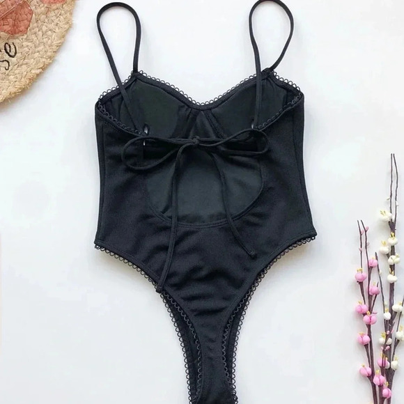 LACE TRIM BLACK CHEEKY ONE PIECE BATHING SUITE WITH OPEN BACK SIZE SMALL - Picture 12 of 14